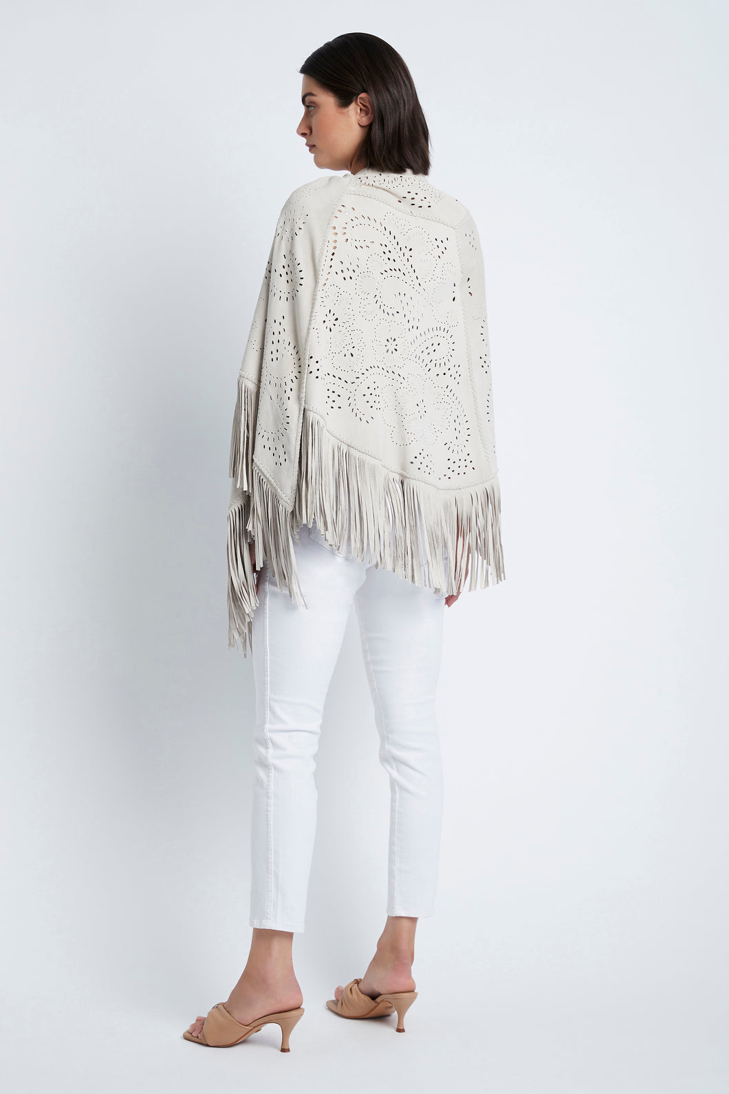 long_shawl_in_white